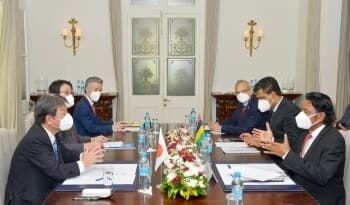 Réunion entre Nando Bodha et le ministre japonais des Affaires étrangères Toshimitsu Motegi